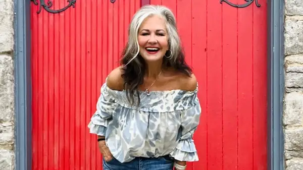 5 hårklipp med medelhög längd som är så smickrande för äldre kvinnor