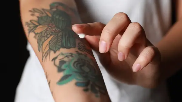 Moisturizing tattoo