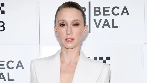 Gladys Russell de l'âge doré ne pourrait pas être plus étonnant dans la vraie vie