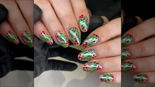 Holly nails