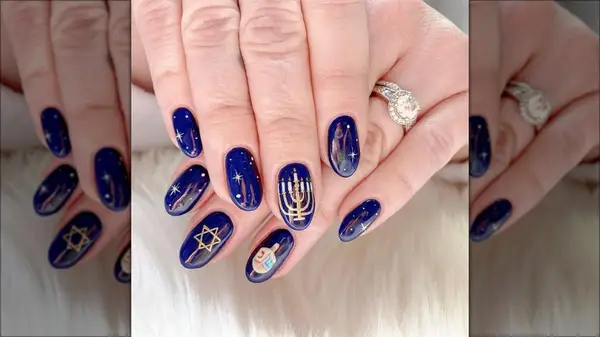 Hanukkah nails