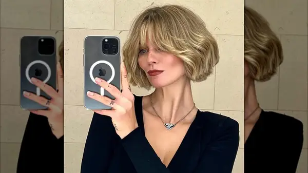 Woman with a voluminous bob