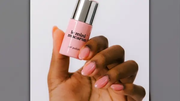 Le Mini Macaron nail polish