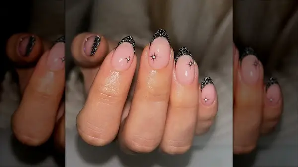 Black french tip nails