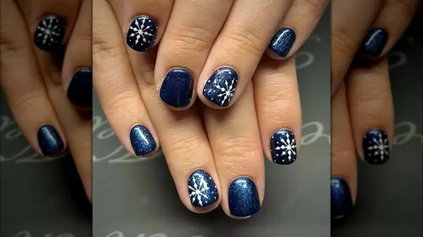 Dark blue glitter nails