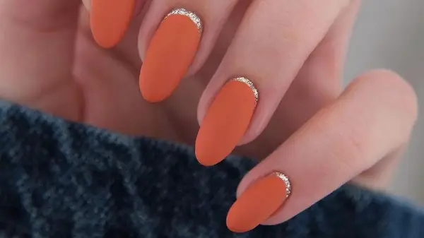 Orange manicure