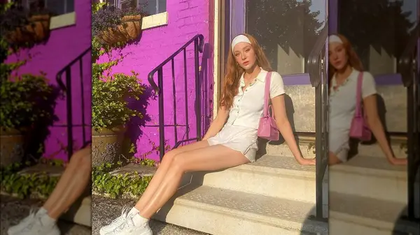 Woman wearing a white headband