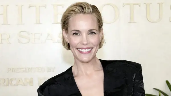 Leslie Bibb at The White Lotus premiere