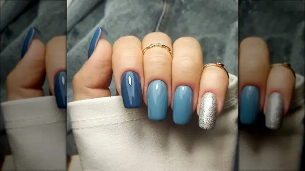 Blue nails
