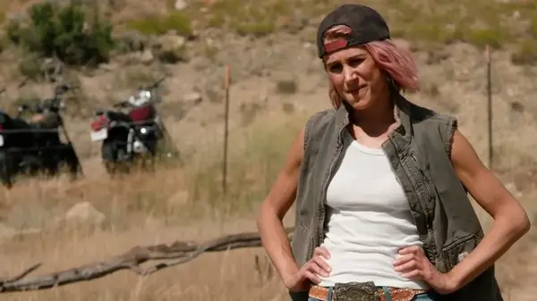 Teeter fra Yellowstone har en sådan anden stemme i det virkelige liv