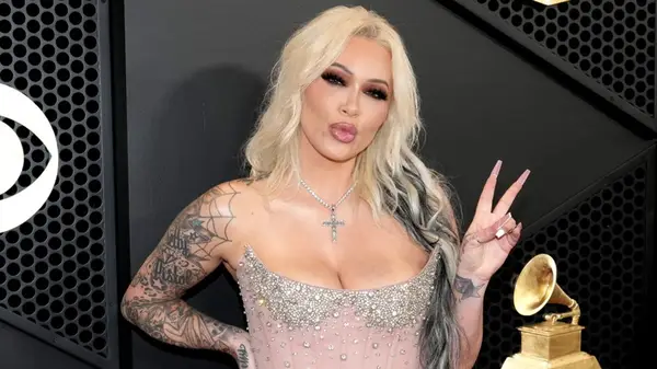 Bunnie Xo sembra così diverso senza estensioni di capelli
