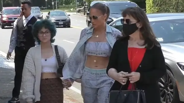 Emme Muniz with blue hair