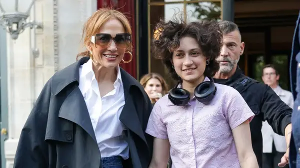 Jennifer Lopez with their child Emme