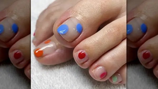 large polka dot pedicure