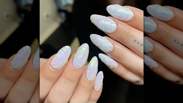 Iridescent 3D nails
