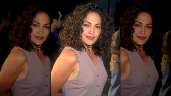 Jennifer Lopez in 1994, wearing her hair in natural curls