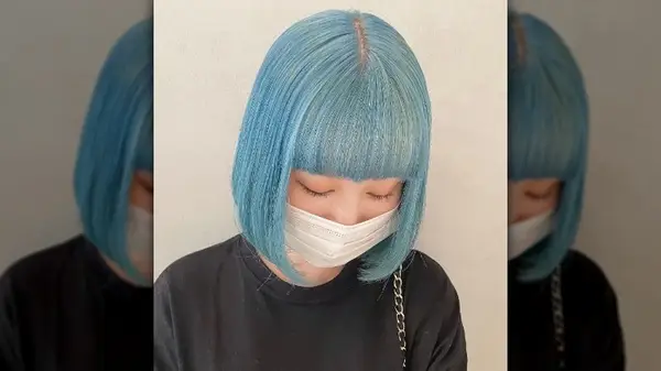 Short baby blue bob