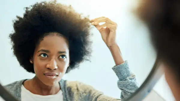 Els beneficis de tall de cabell de la molsa marítima, explicats