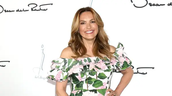 Mariska Hargitay의 머리 변형은 우리를 기절 시켰습니다