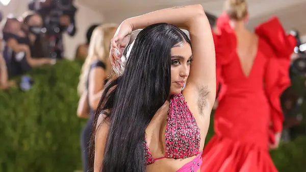 Lourdes Leon showing her armpit hair