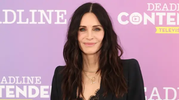 Dostala Courteney Cox plastickú chirurgiu? Tu sú postupy, o ktorých bola vopred