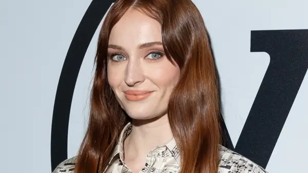 Sophie Turner är fantastisk att sminka sig gratis