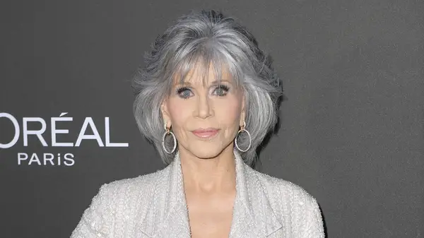 Jane Fonda on red capret