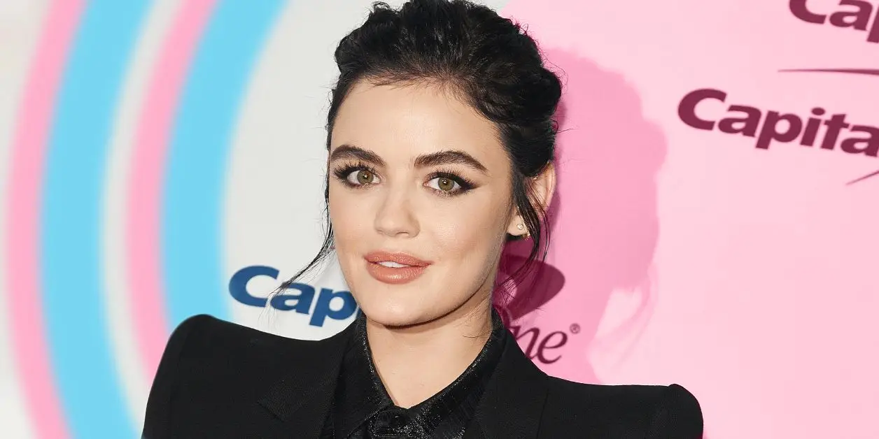 אשלי בנסון טורחת במעריצים על ההנחה שהיא משתמשת באוזמפיק לאחר לידה