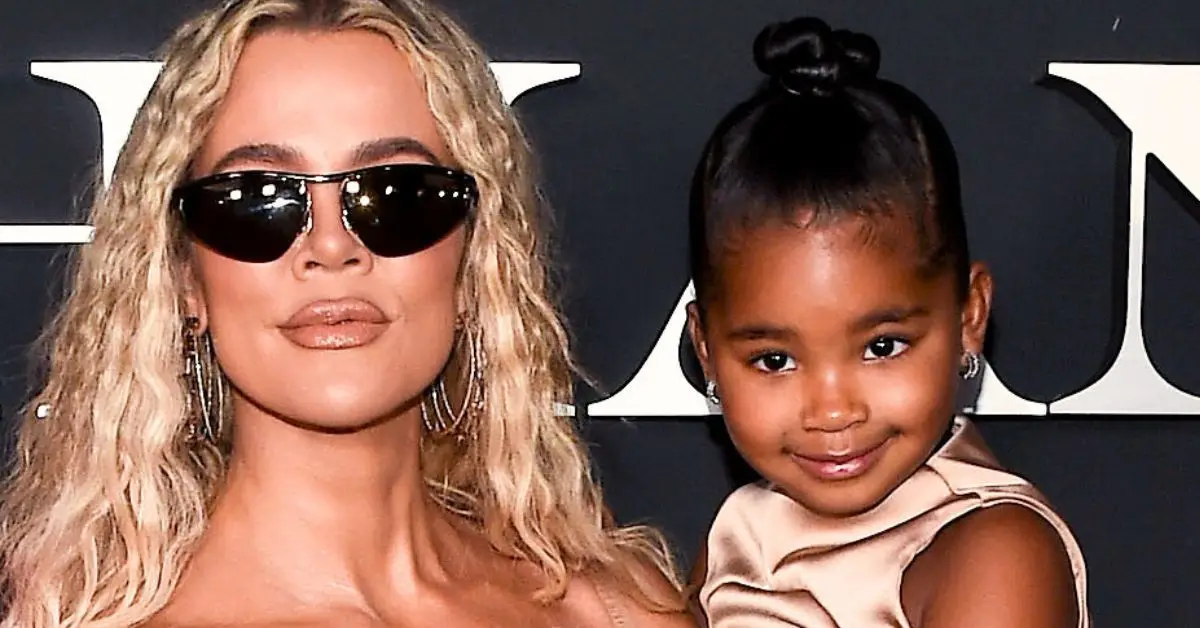 Khloe Kardashian, anomenada irreconeixible mentre debuta amb els llavis desagradables en un clip impactant