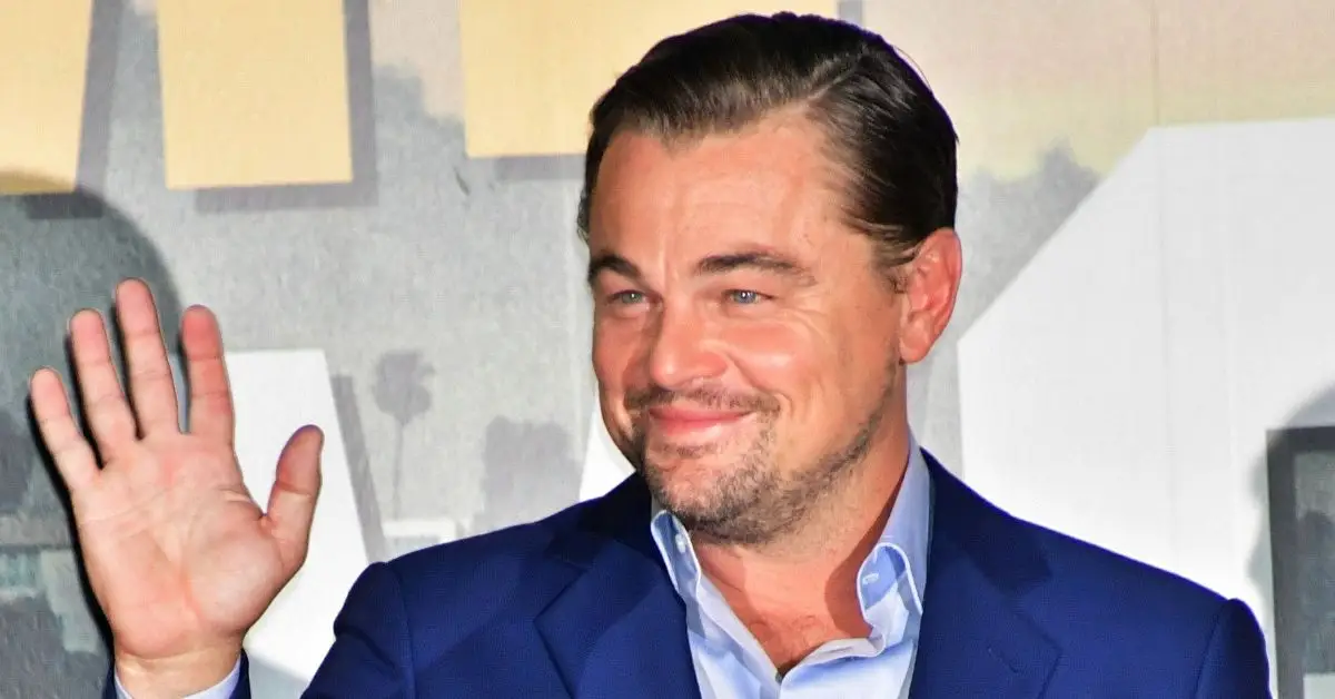 インタビューを受けるレオナルド・ディカプリオ