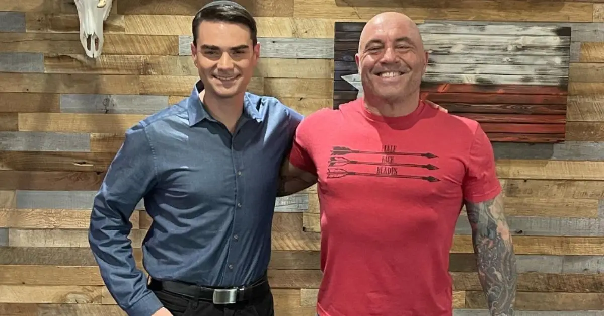 ジョー・ローガンと写真を撮るベン・シャピロ