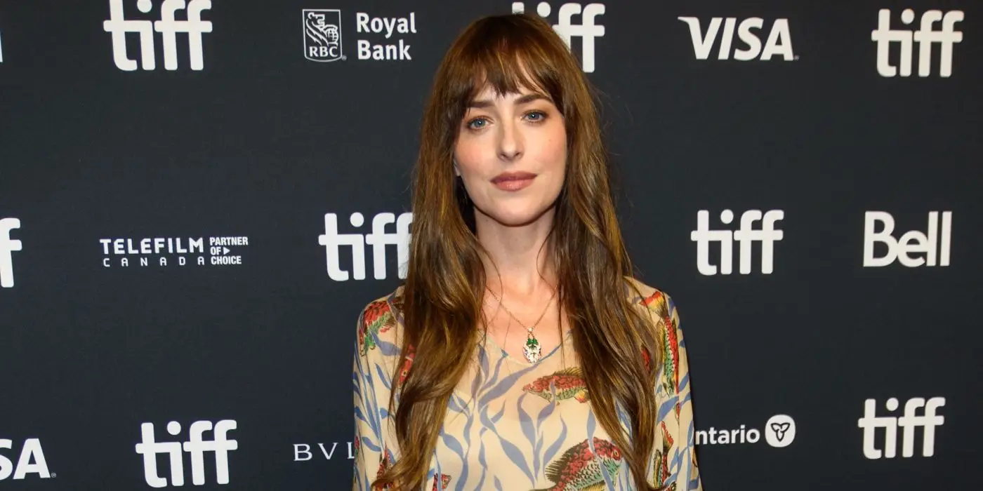 Dakota Johnson no tapete vermelho