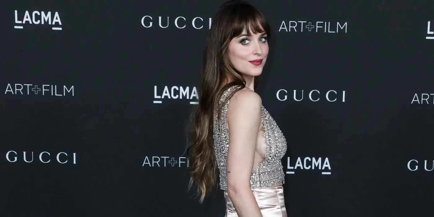 Dakota Johnson no tapete vermelho