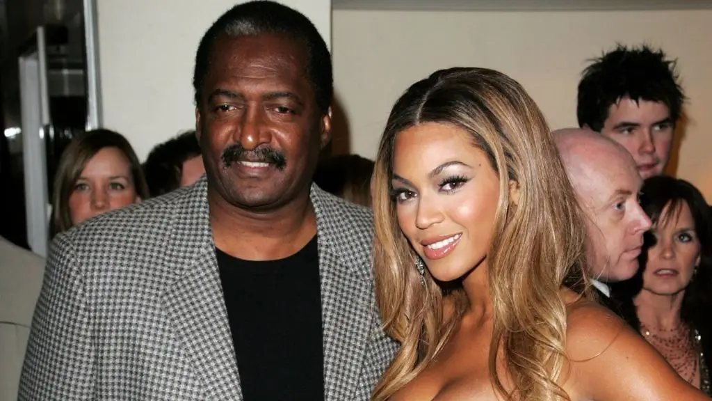 Dins de Beyoncé i el pare Mathew Knowles