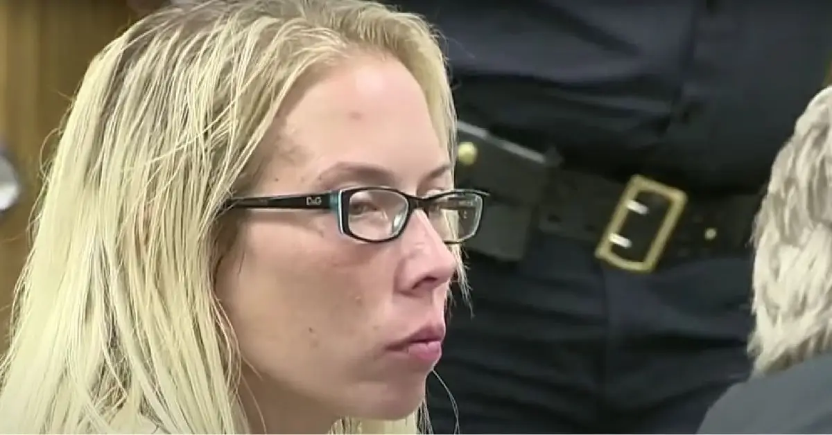 법정에 선 킴 스콧 매더스