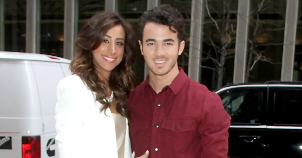 Kevin Jonas y Danielle Jonas lucen felices