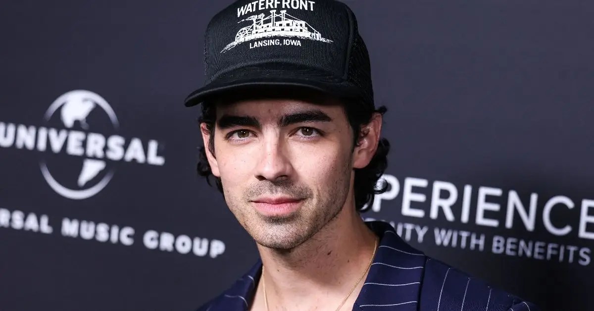 Joe Jonas asiste a los premios Grammy