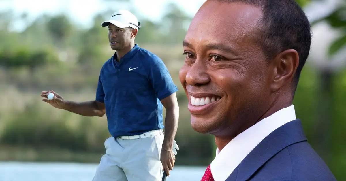 Tiger Woods na polu golfowym i uśmiecha się w garniturze