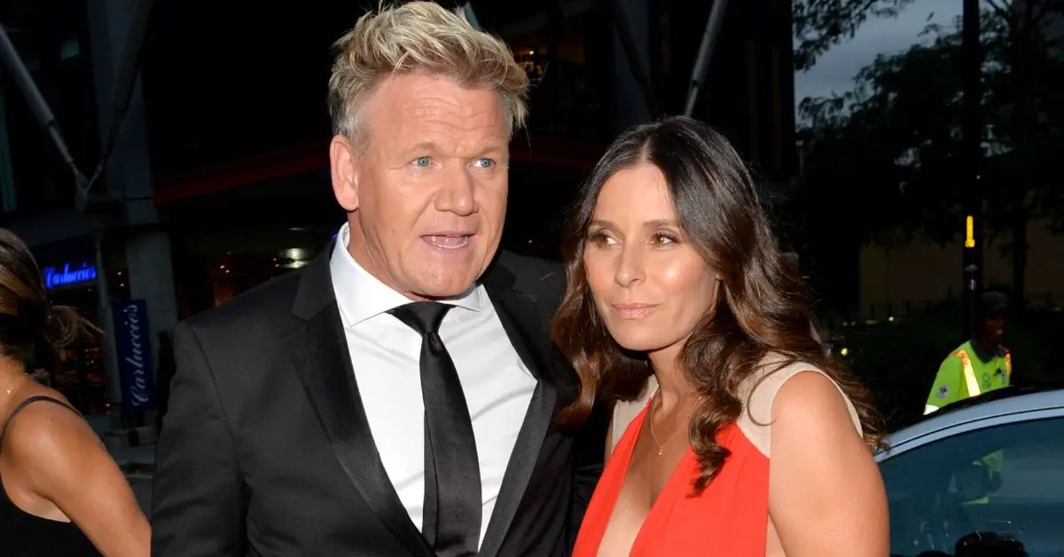 고든 램지와 타나 램지가 함께 서 있다