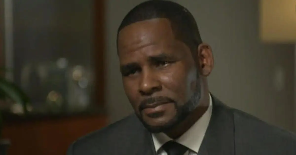 R. Kelly ser følelsesladet ud