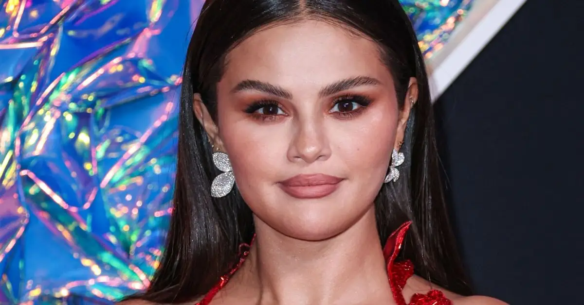Selena Gomez usa vestido vermelho no MTV Music Awards 2023
