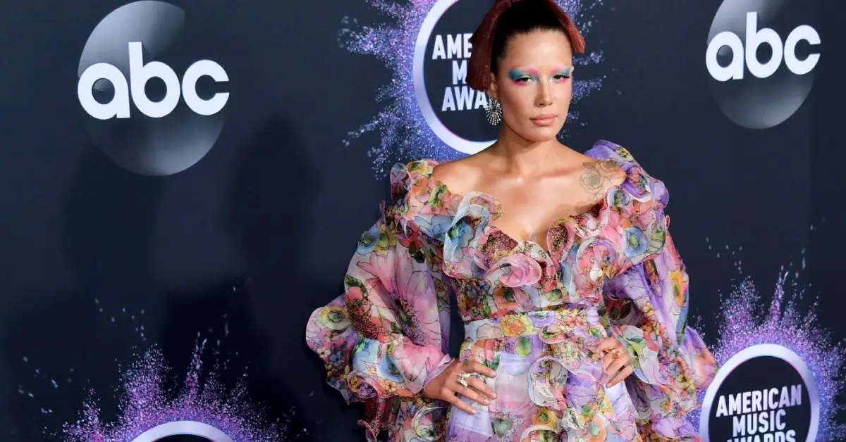 Què va passar realment entre Matty Healy i la seva exnúvia Halsey?