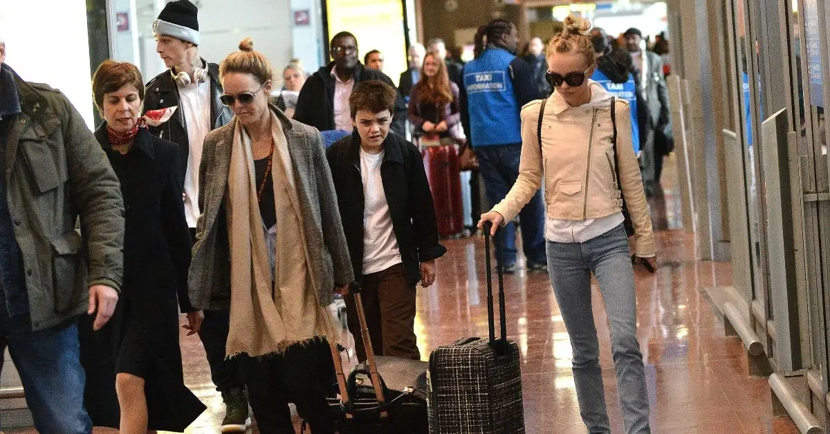 el jove Jack Depp amb la germana Lily-Rose Depp