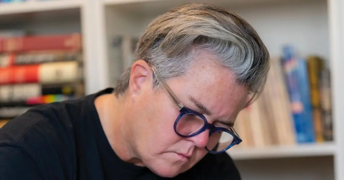 Como Rosie O'Donnell está aumentando seu patrimônio líquido de US $ 120 milhões