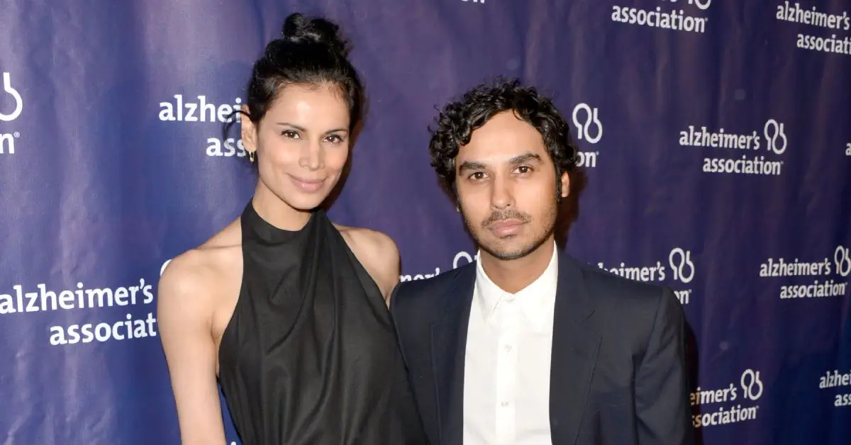 Kunal Nayyar a Neha Kapur v černém