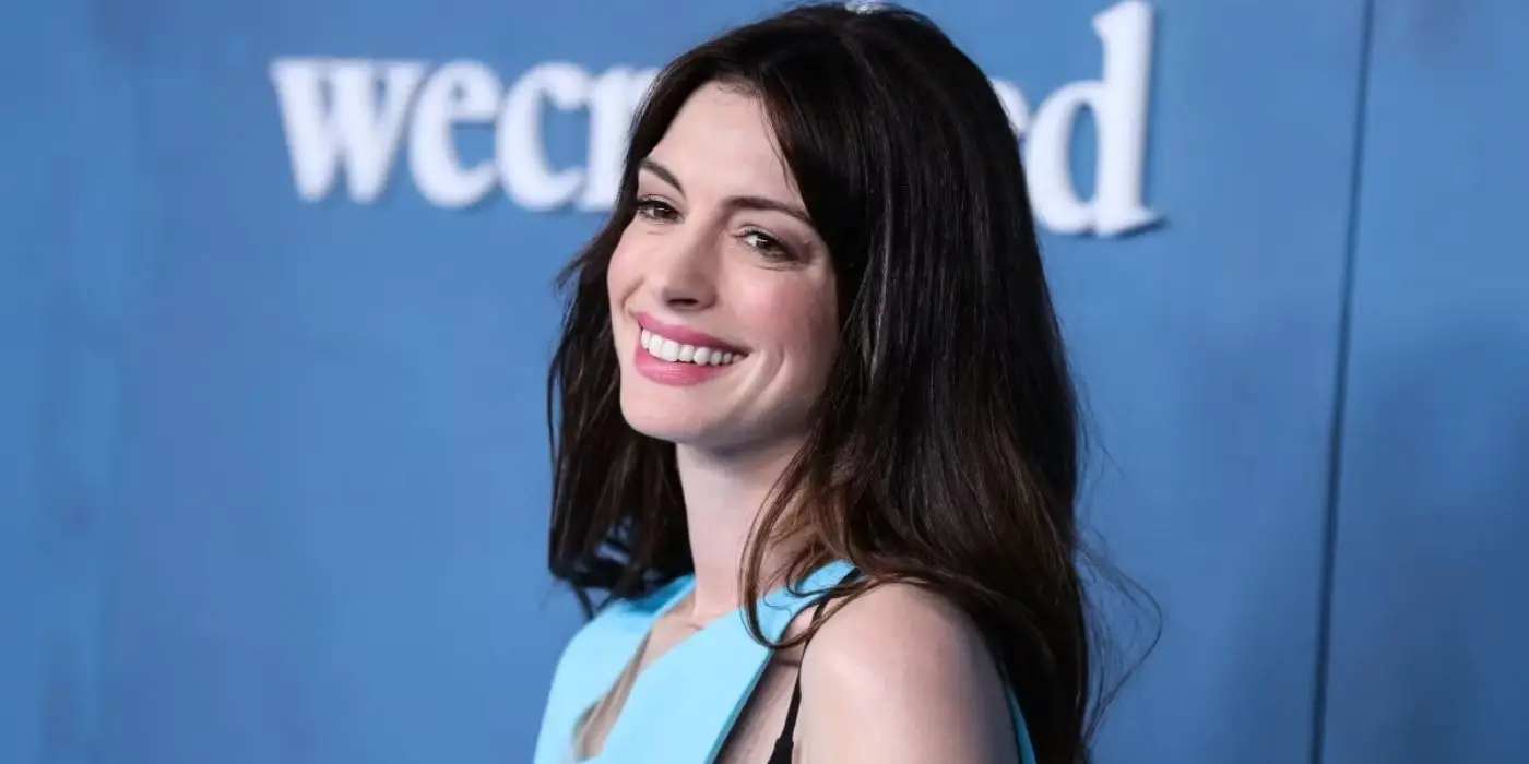 Anne Hathaway sul tappeto rosso