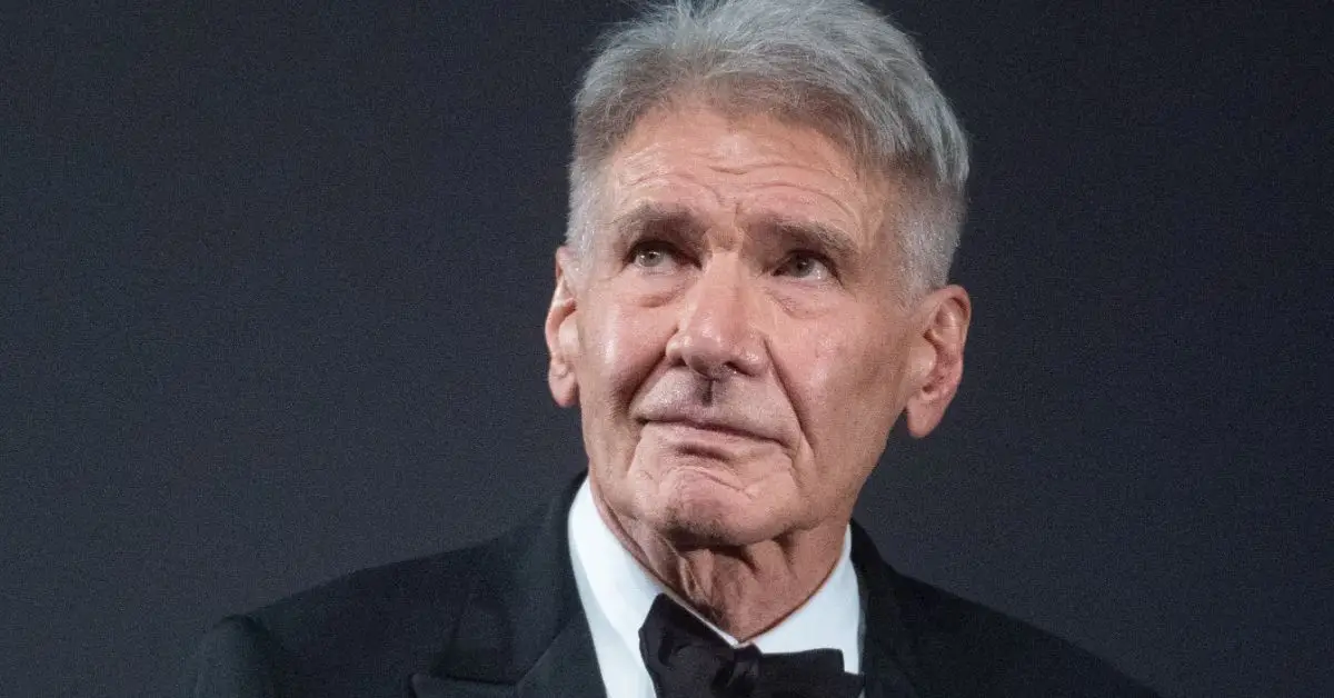 Harrison Ford in completo al Festival di Cannes.