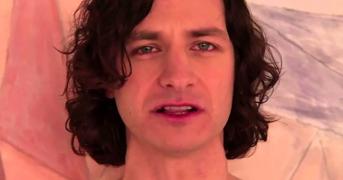 Gotye/Wally De Backer dans sa vidéo Quelqu'un que je connaissais