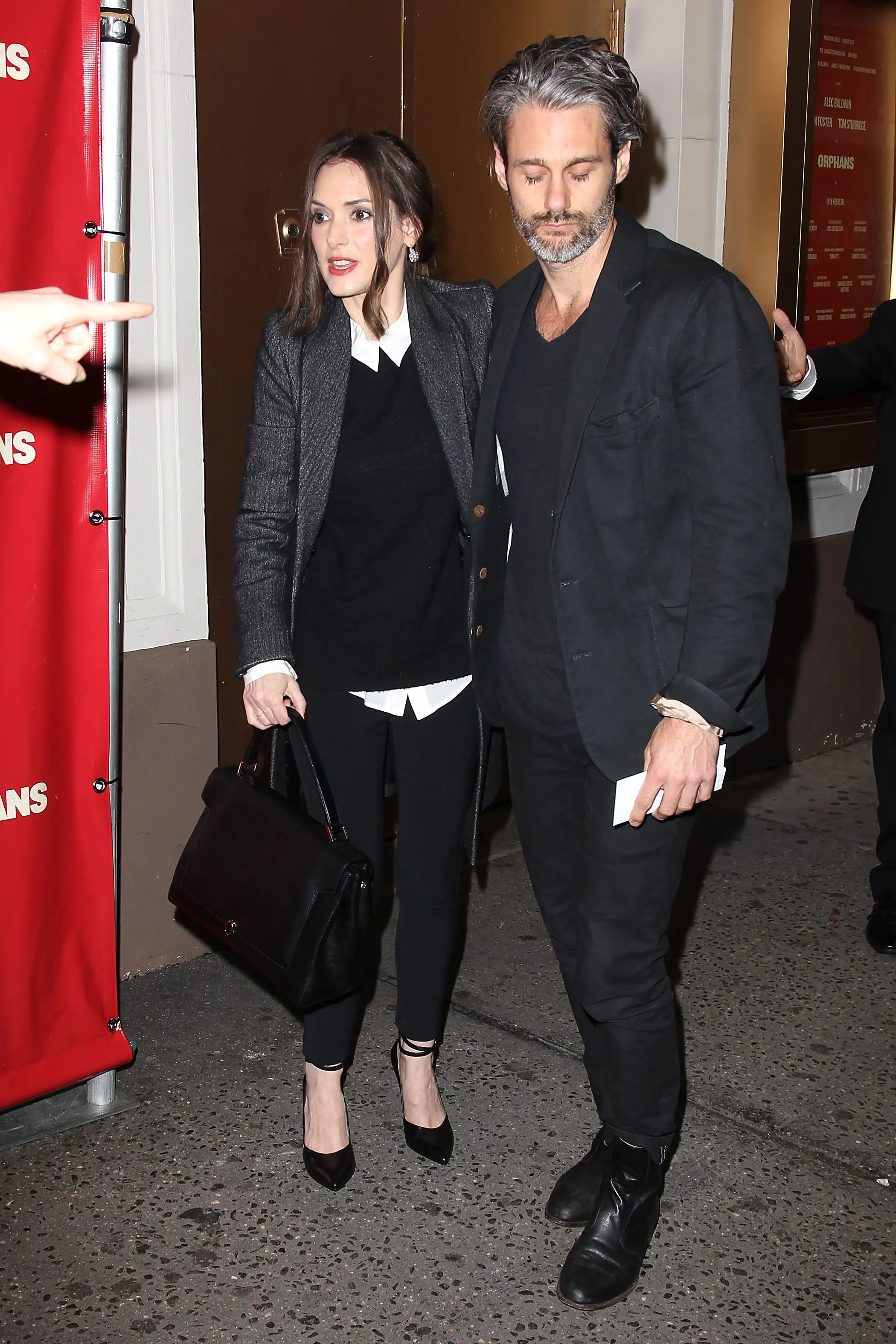 Winona Ryder a Scott Mackinlay Hahn vchází na zahajovací večer Broadway