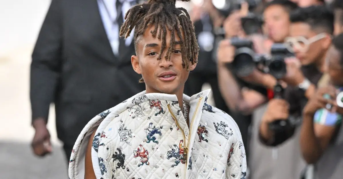 Foto da vicino di Jaden Smith sul tappeto rosso
